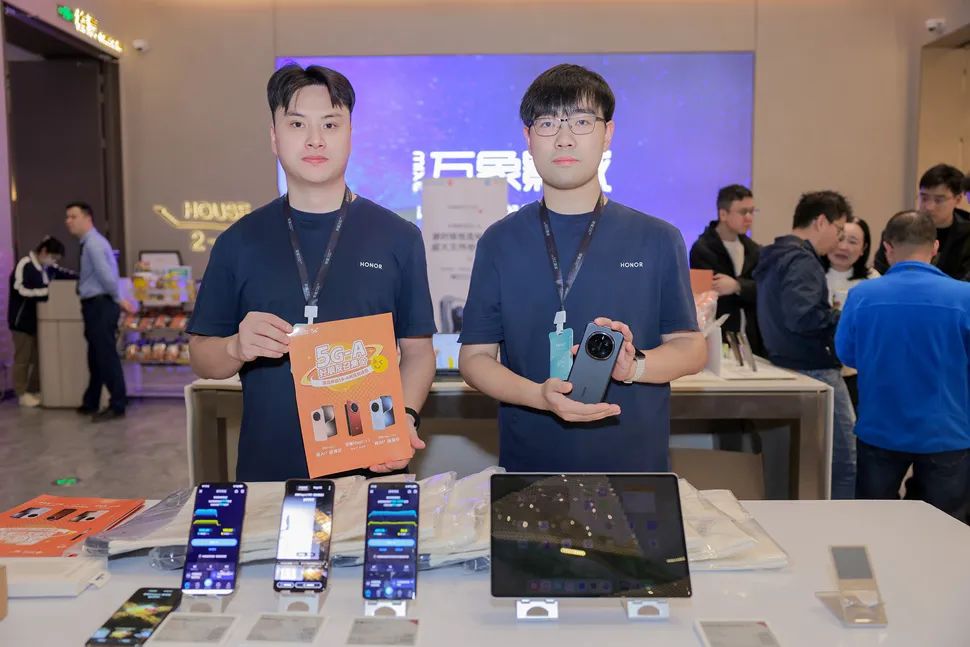 ：湖北移动“机网套”联动开启A时代龙8游戏进入提速度、扩内需、促消费(图2)